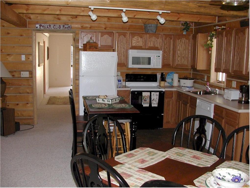 Comanche Lodge Custer Rum bild