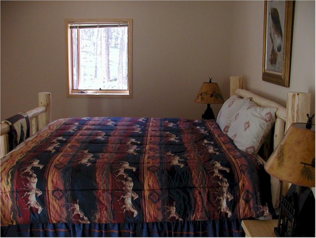 Comanche Lodge Custer Rum bild
